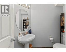4pc Bathroom - 279 Panamount Hill Nw, Calgary, AB T3K5M3 Photo 14