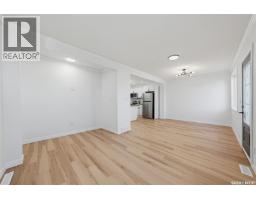 4pc Bathroom - 836 K Avenue N, Saskatoon, SK S7L2N1 Photo 7