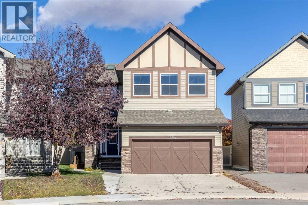 1182 Kingston Crescent SE photo 2
