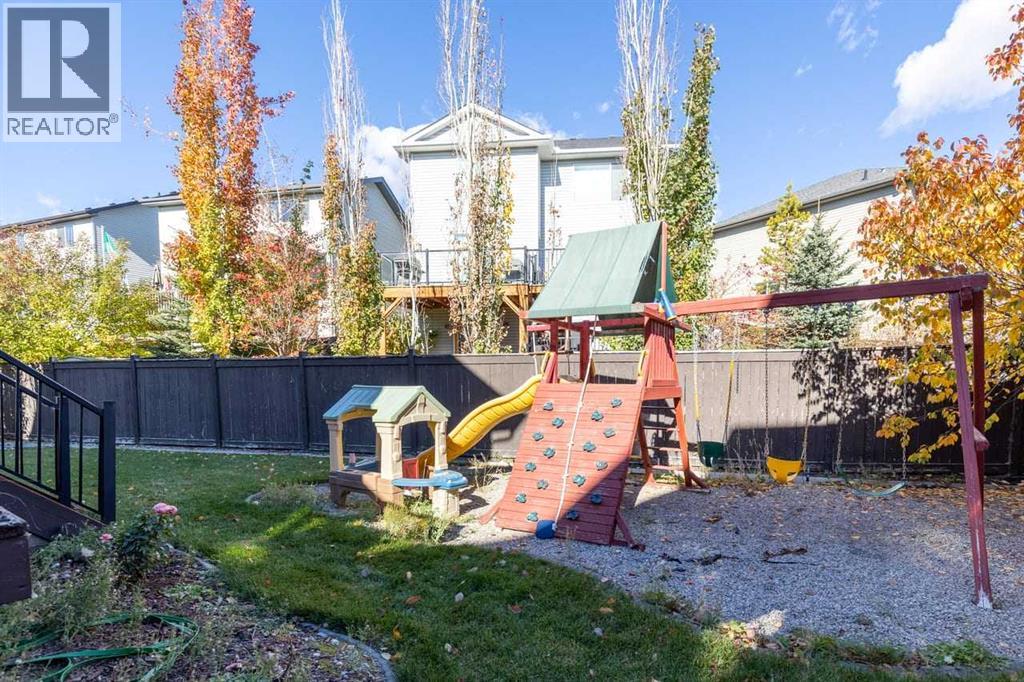 1182 Kingston Crescent SE photo 37