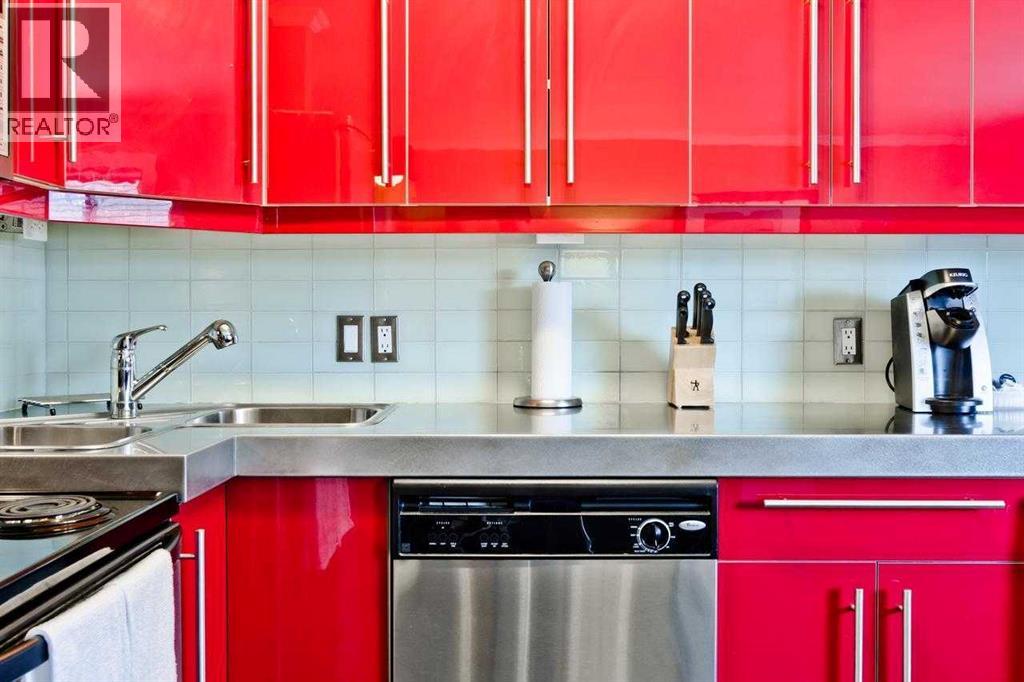 517 15 Avenue SW - photo 3
