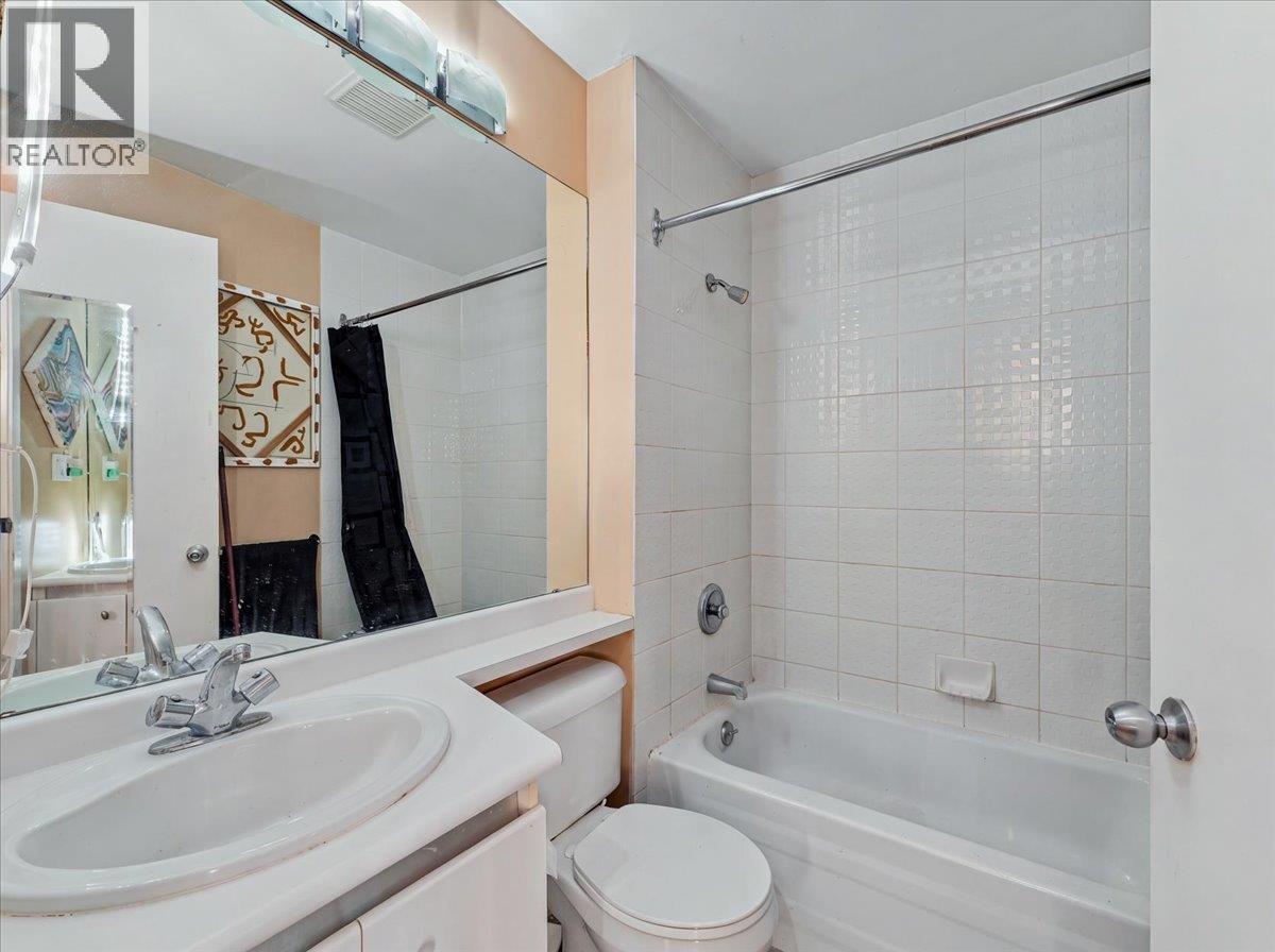 Photo of 1513 989 NELSON STREET 11