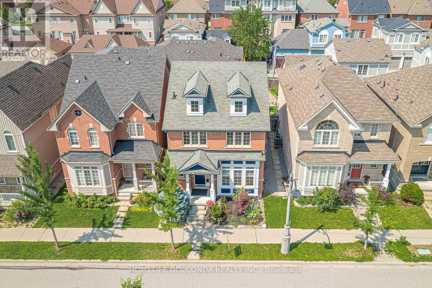 32 CARDREW STREET, Markham (Cornell) — photo 2