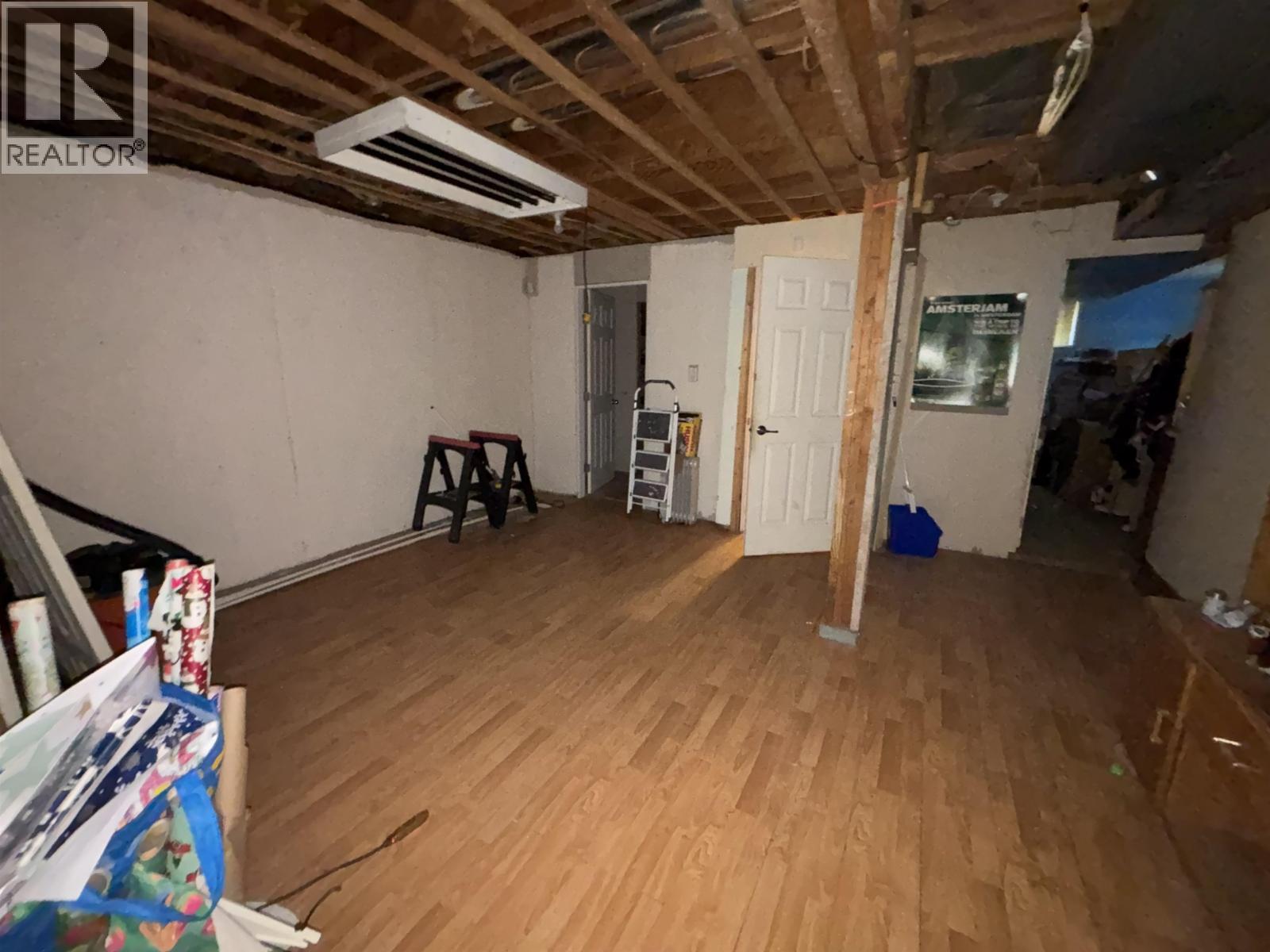 2365 OAK STREET - 8