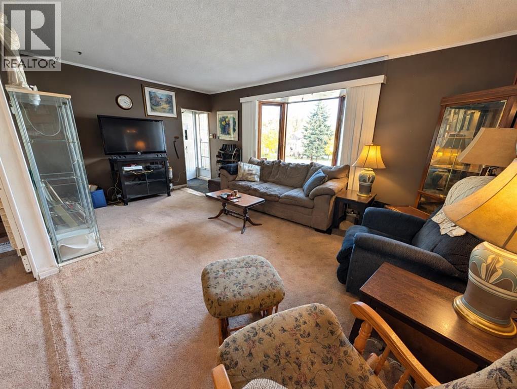 8119 34 Avenue NW - photo 11