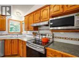 4pc Bathroom - 27 Sun Harbour Road Se, Calgary, AB T2X3A6 Photo 8