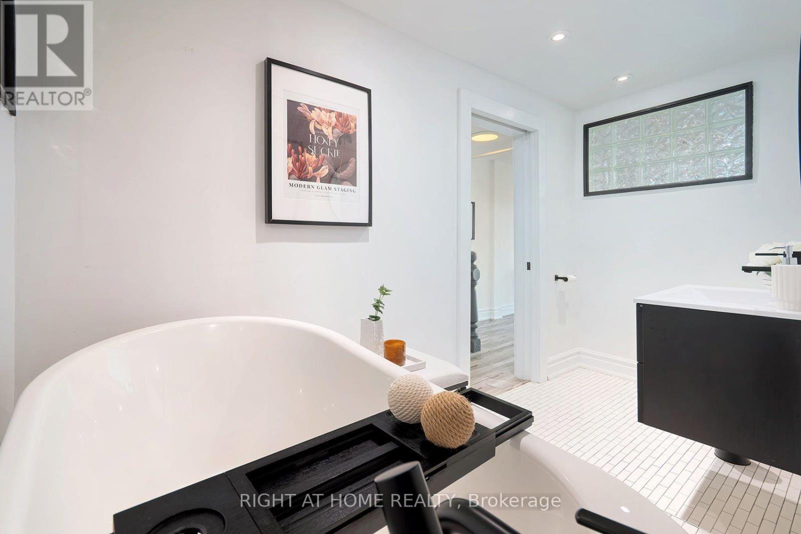 25 Pretoria Avenue, Toronto, ON photo 29