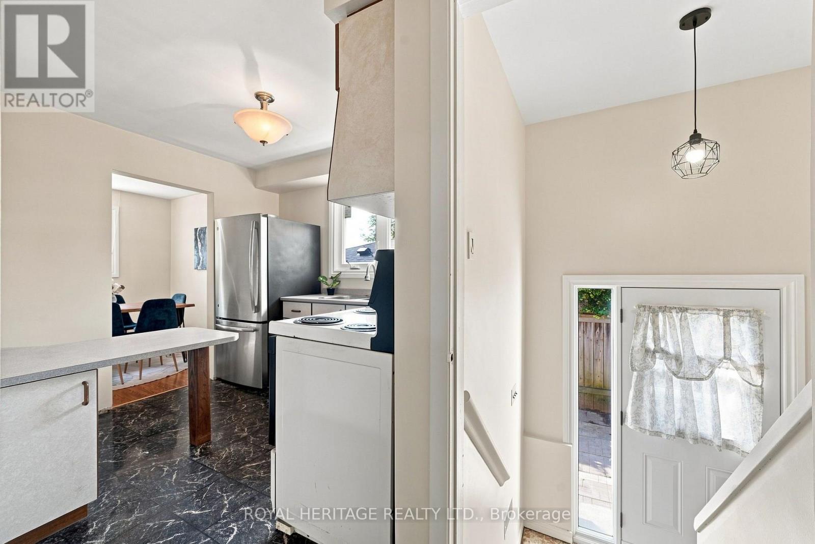 471 Rossland Road East, Oshawa, ON photo 27
