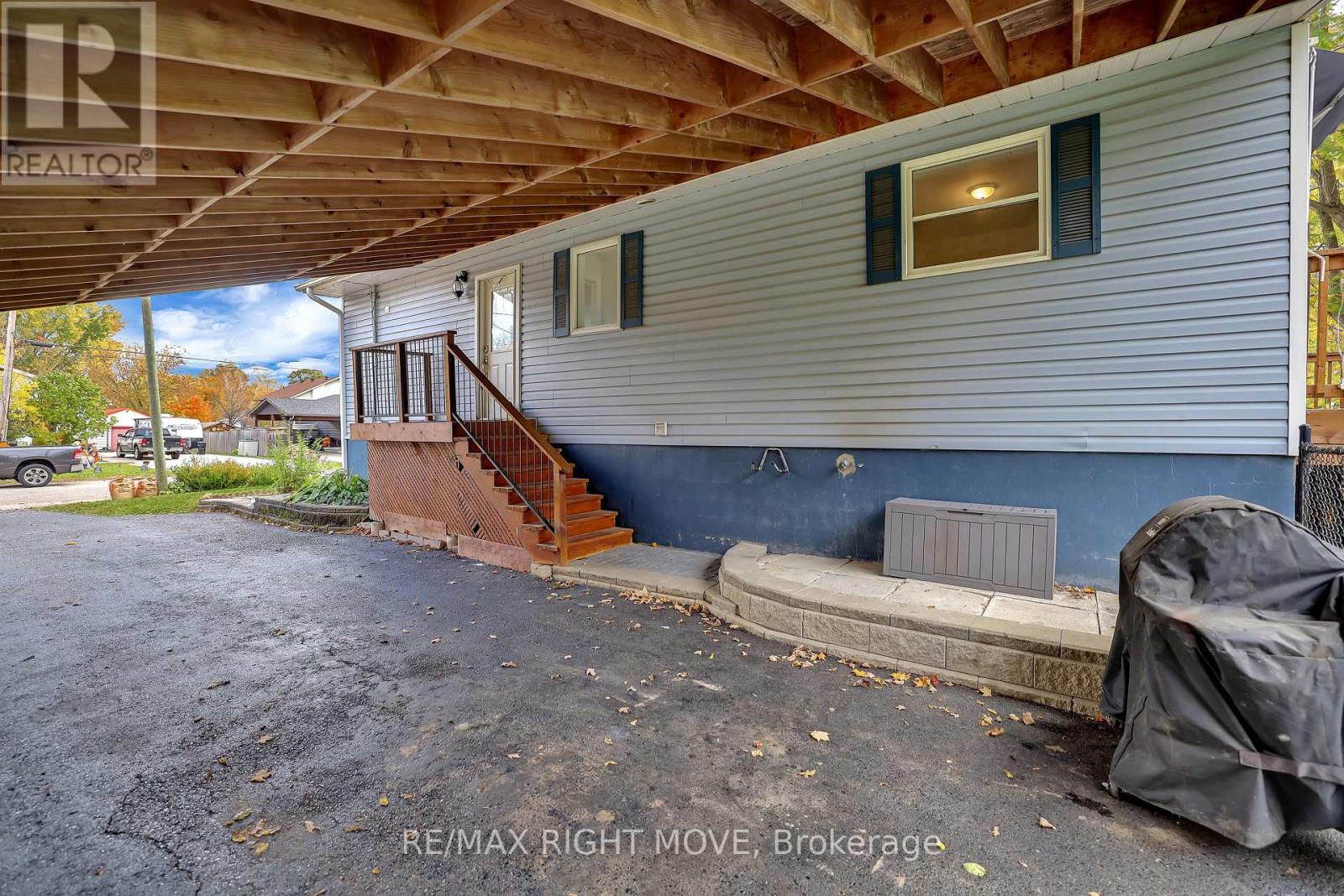 20 John Street, Severn, ON photo 3