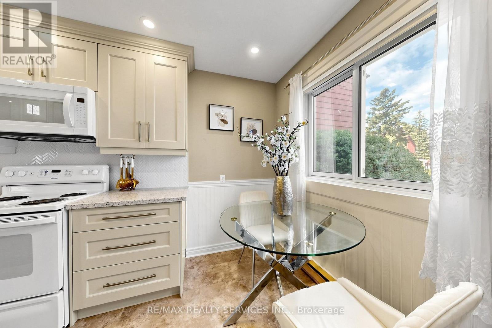 25 Jennifer Square, Brampton, ON photo 20