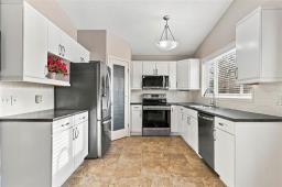 87 George Reshaur Bay, Winnipeg, MB R2C2P8 Photo 11