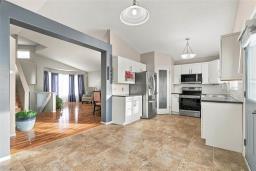 87 George Reshaur Bay, Winnipeg, MB R2C2P8 Photo 12