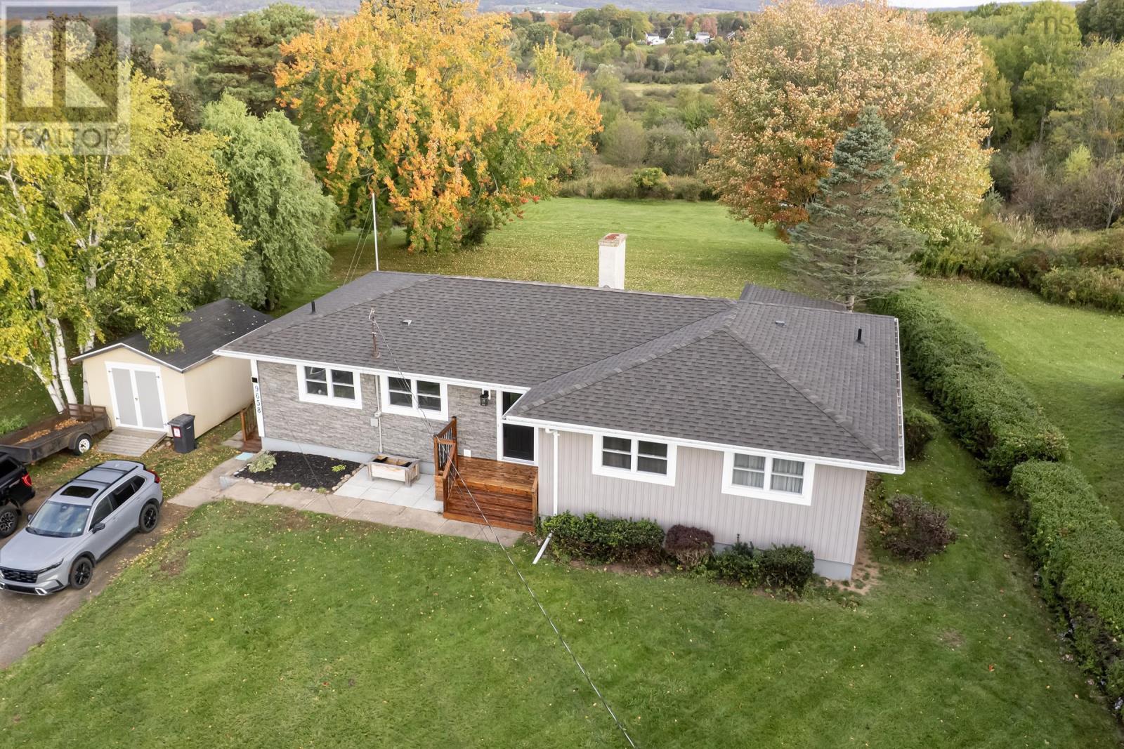 Property 2 of 32 of 9658 Highway 10