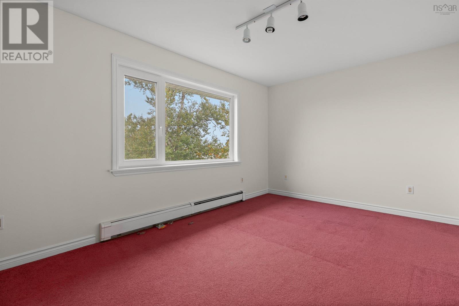 Property 33 of 51 of 173 Dempster Crescent