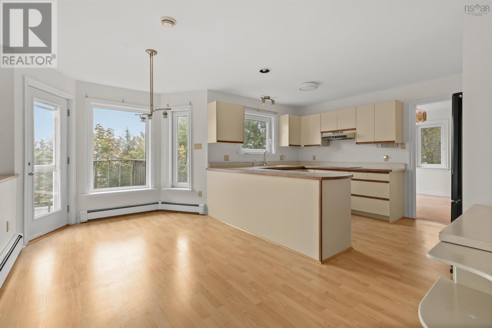 Property 14 of 51 of 173 Dempster Crescent