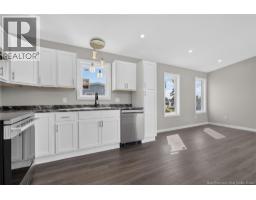 15 Carolyn Crescent, photo 5