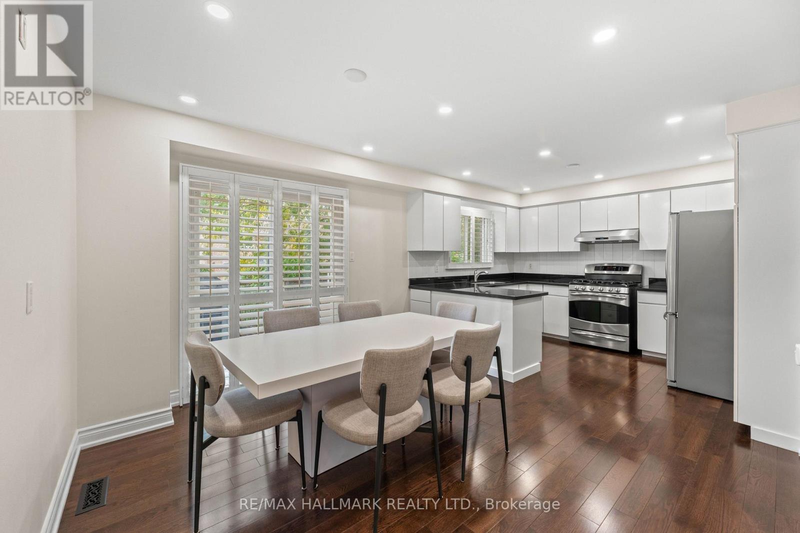 7 CHARNWOOD PLACE - 19