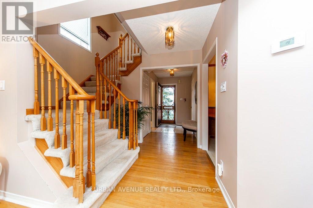 15 Natanya Boulevard, Georgina, ON photo 6
