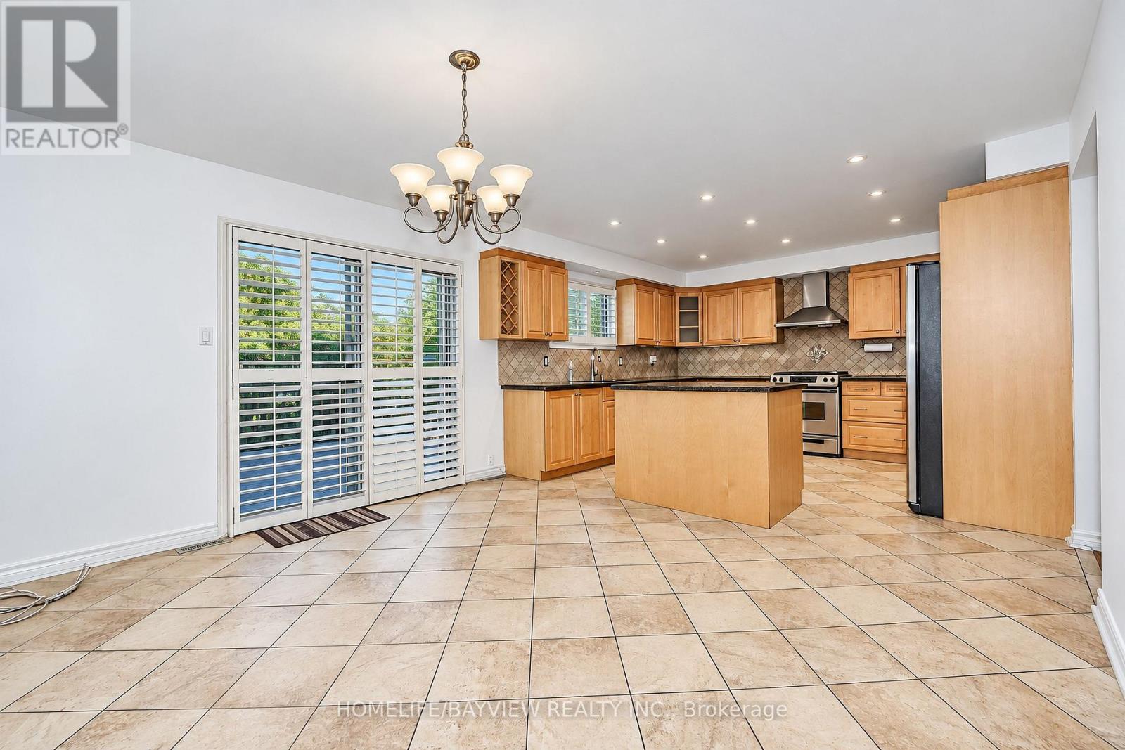 580 ELGIN MILLS ROAD W - 11
