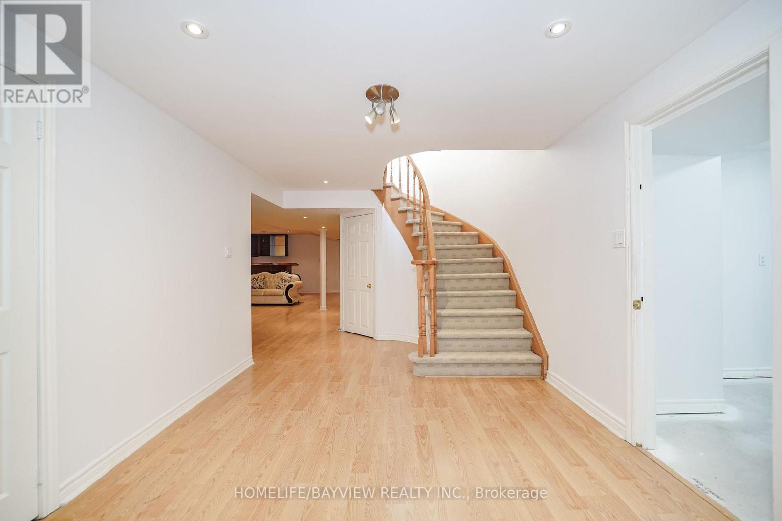 580 ELGIN MILLS ROAD W - 32