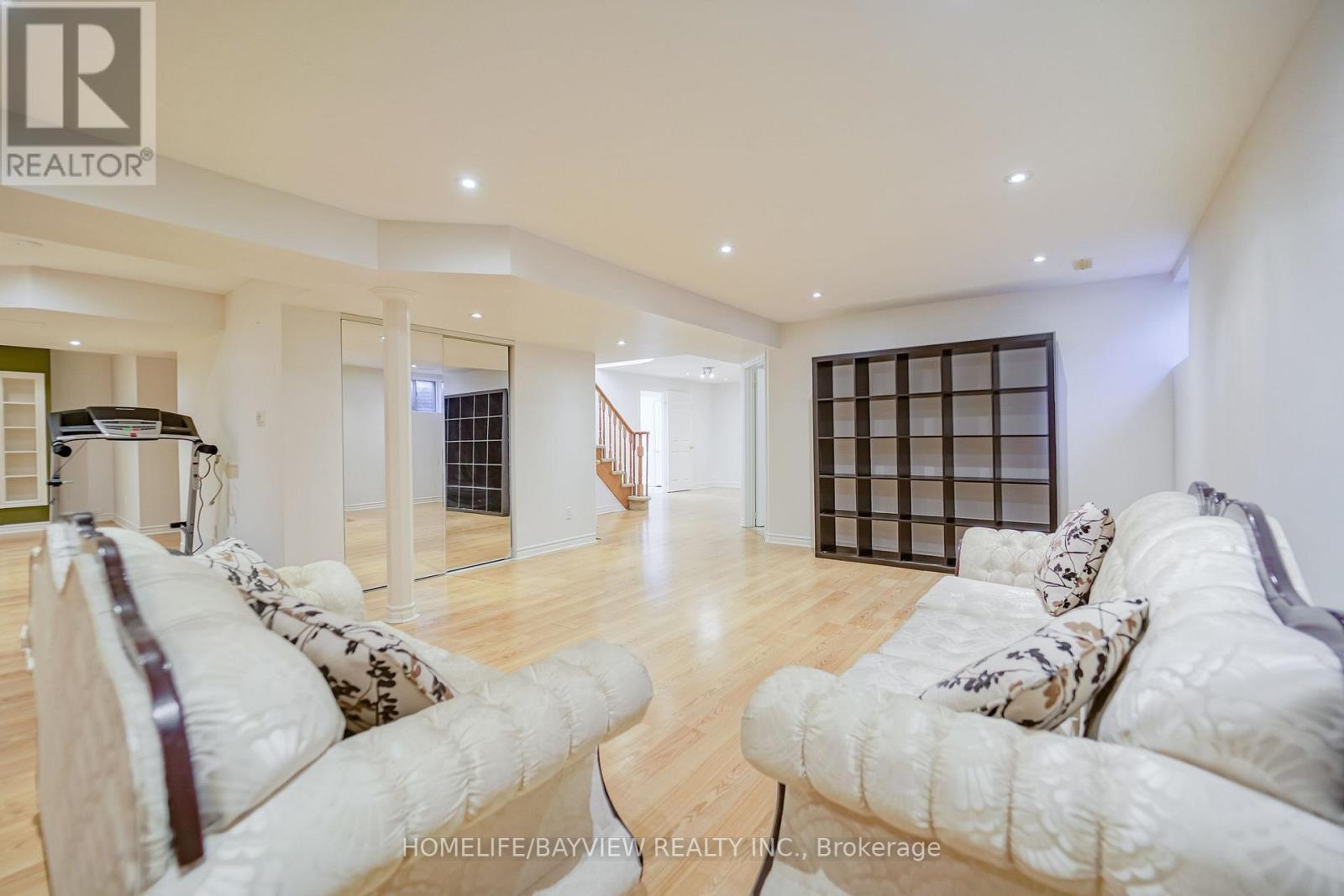 580 ELGIN MILLS ROAD W - 36