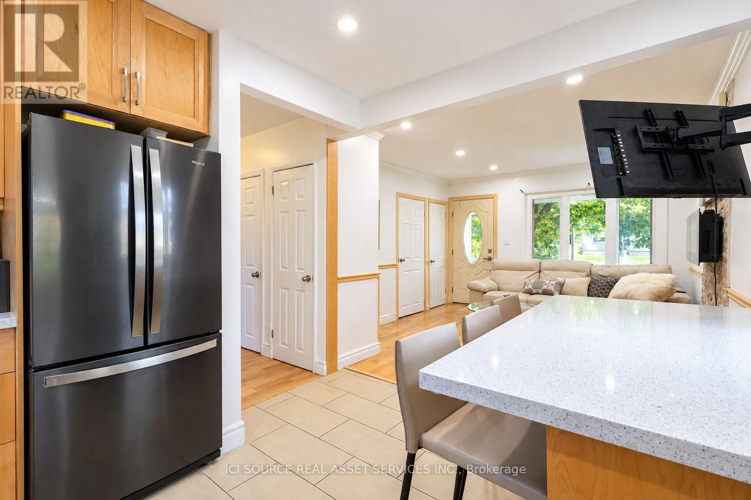 2014 Balsam Avenue, Mississauga, ON