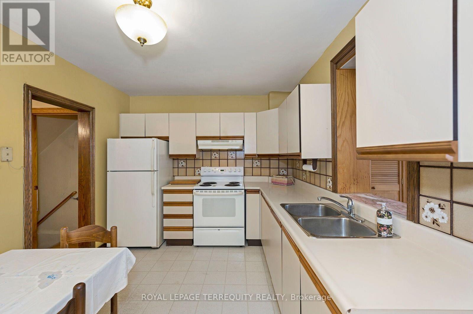 209 Caledonia Road, Toronto, ON photo 11