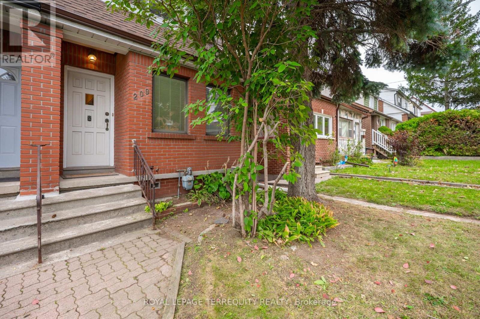 209 Caledonia Road, Toronto, ON photo 2