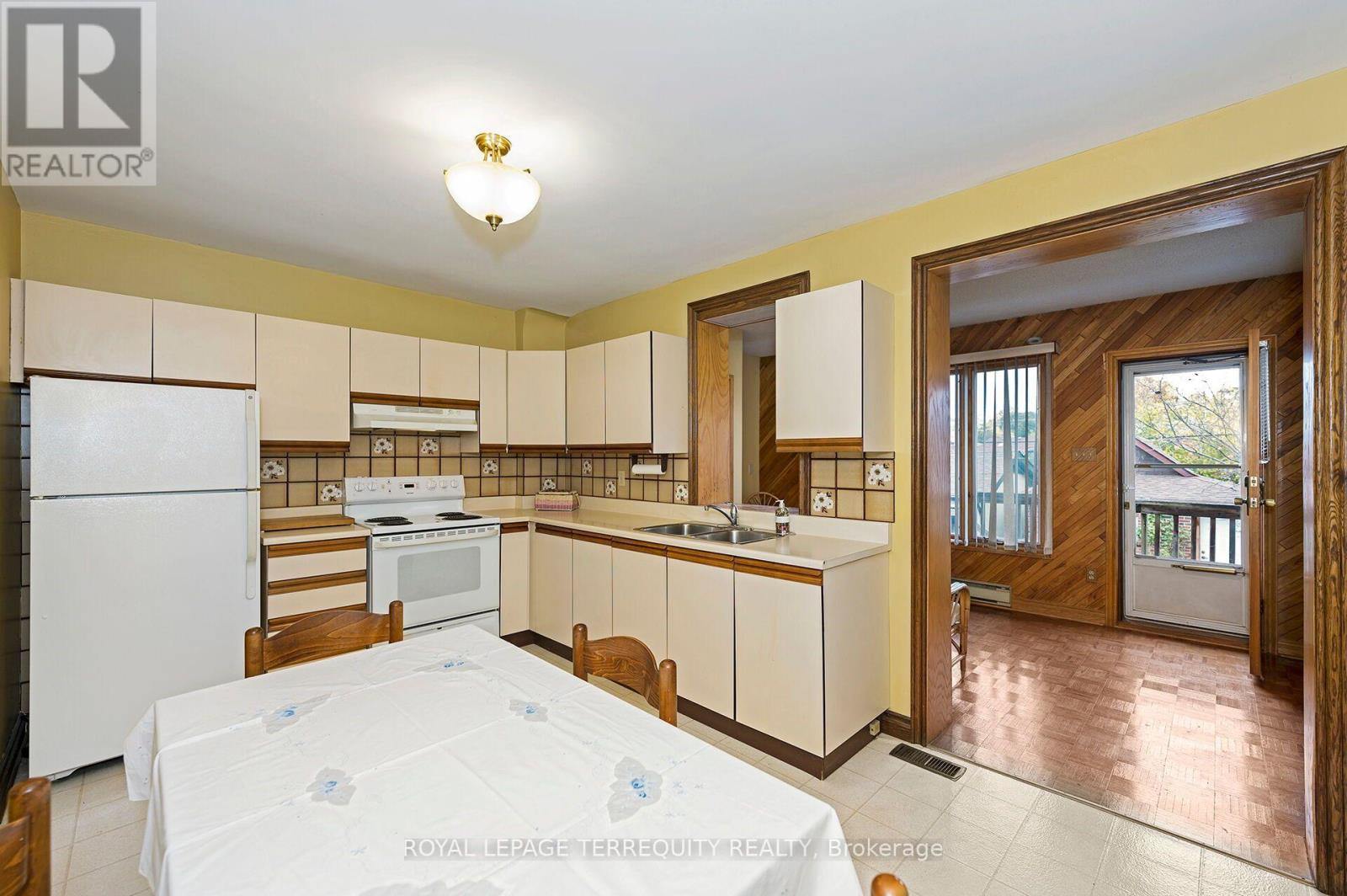 209 Caledonia Road, Toronto, ON photo 9