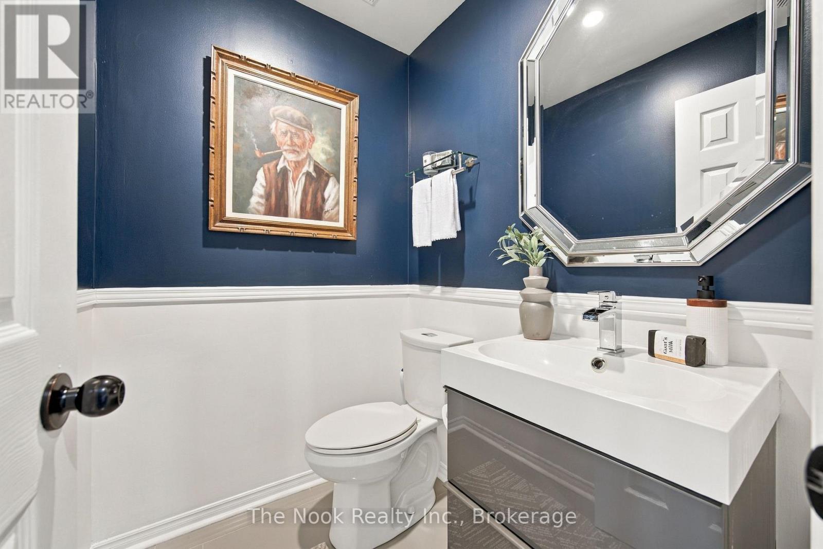 32 Harbourview Crescent, Toronto, ON photo 13