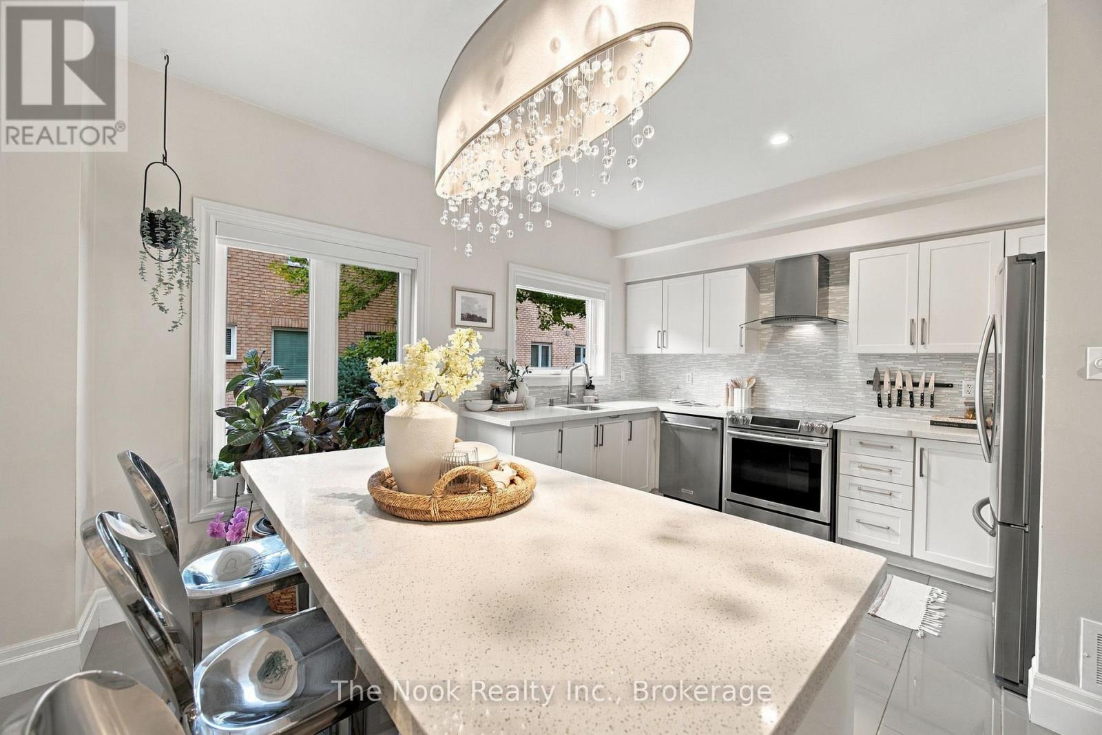 32 Harbourview Crescent, Toronto, ON photo 15