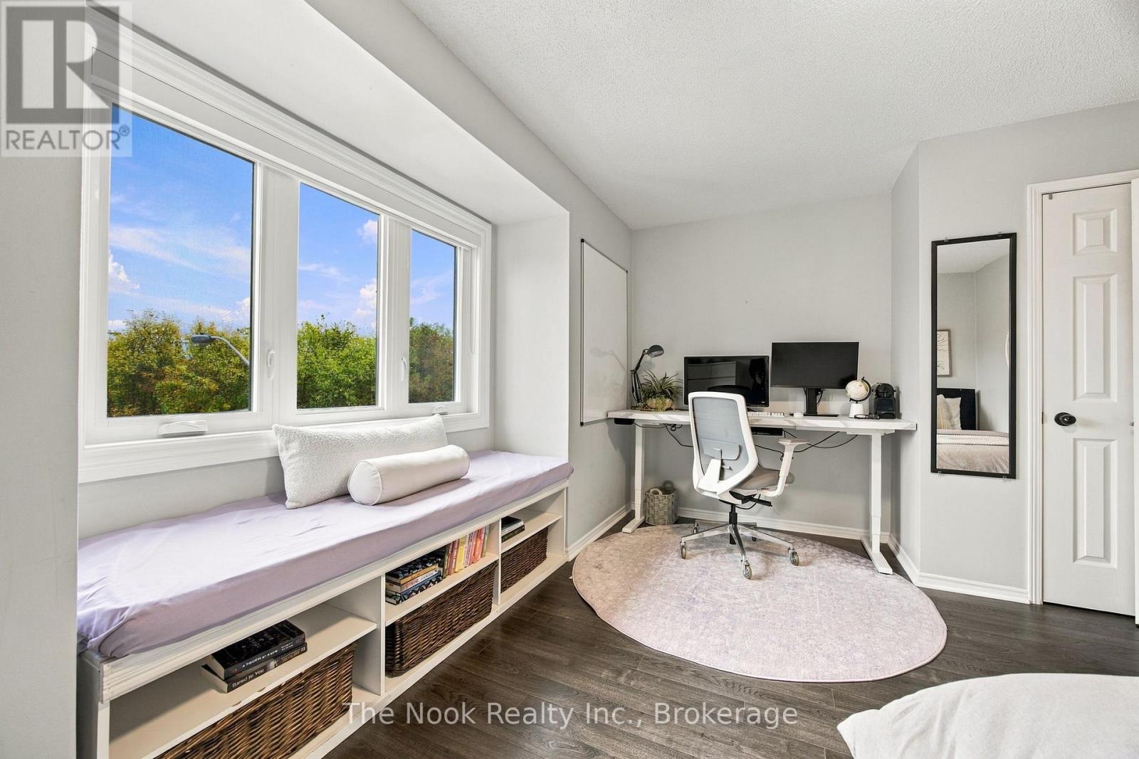 32 Harbourview Crescent, Toronto, ON photo 21