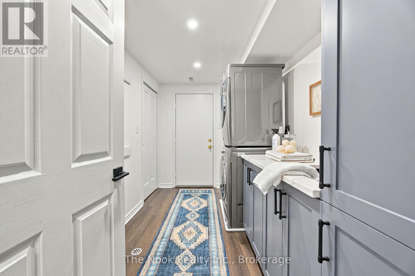 32 Harbourview Crescent, Toronto, ON photo 31