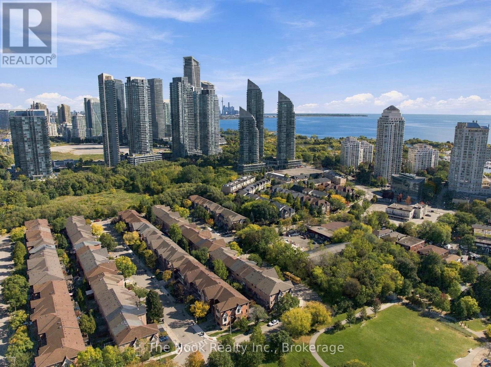 32 Harbourview Crescent, Toronto, ON photo 40