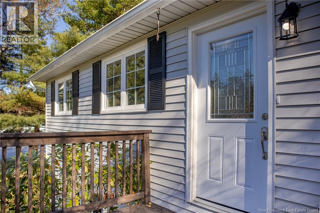70 Roberts Lane photo 4