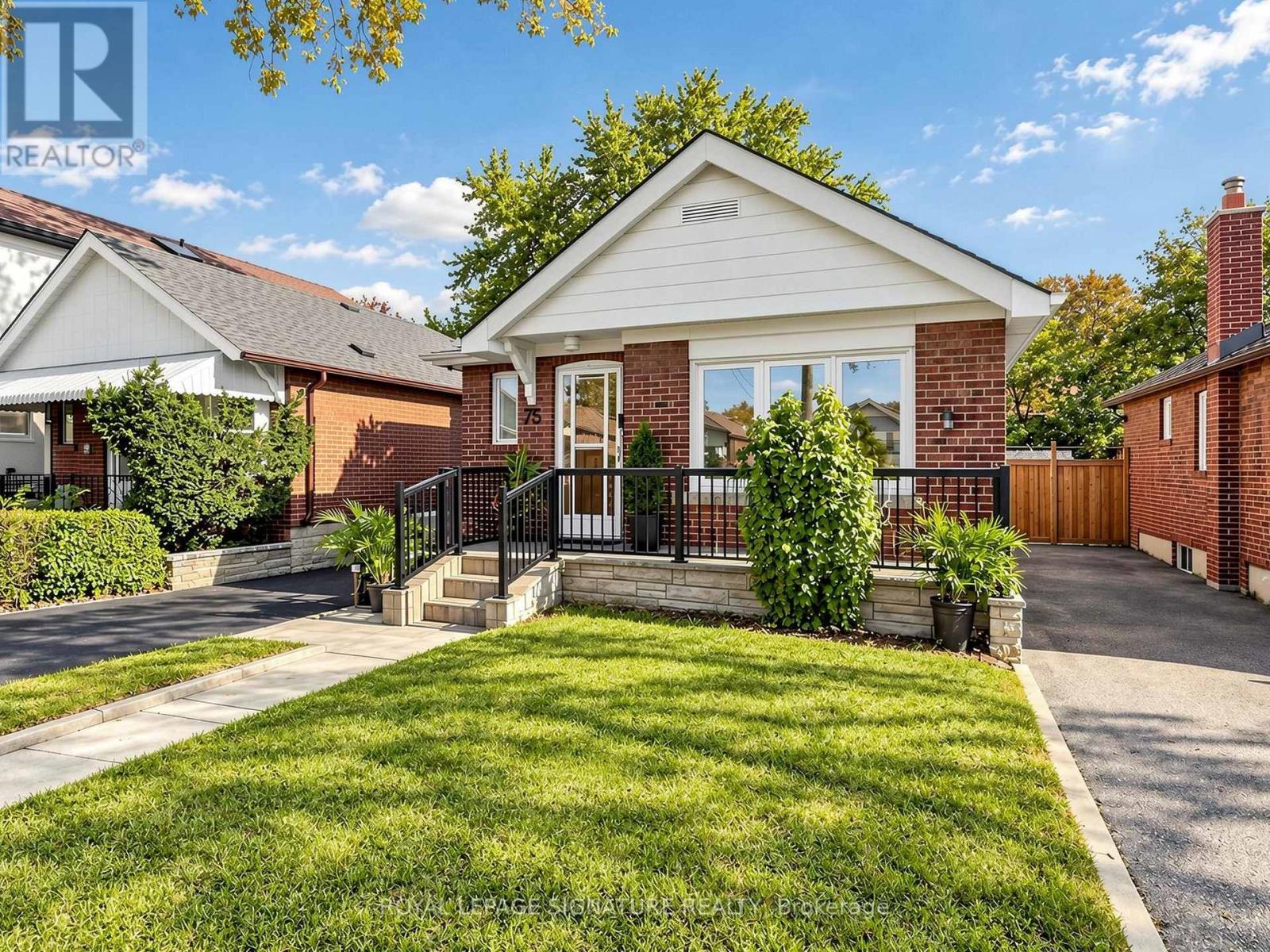 75 Inwood Avenue, Toronto, ON photo 2