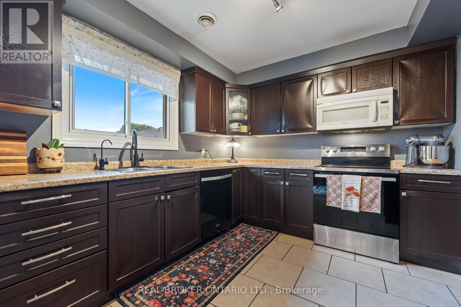 31 Gillin Road, Brantford, ON photo 19