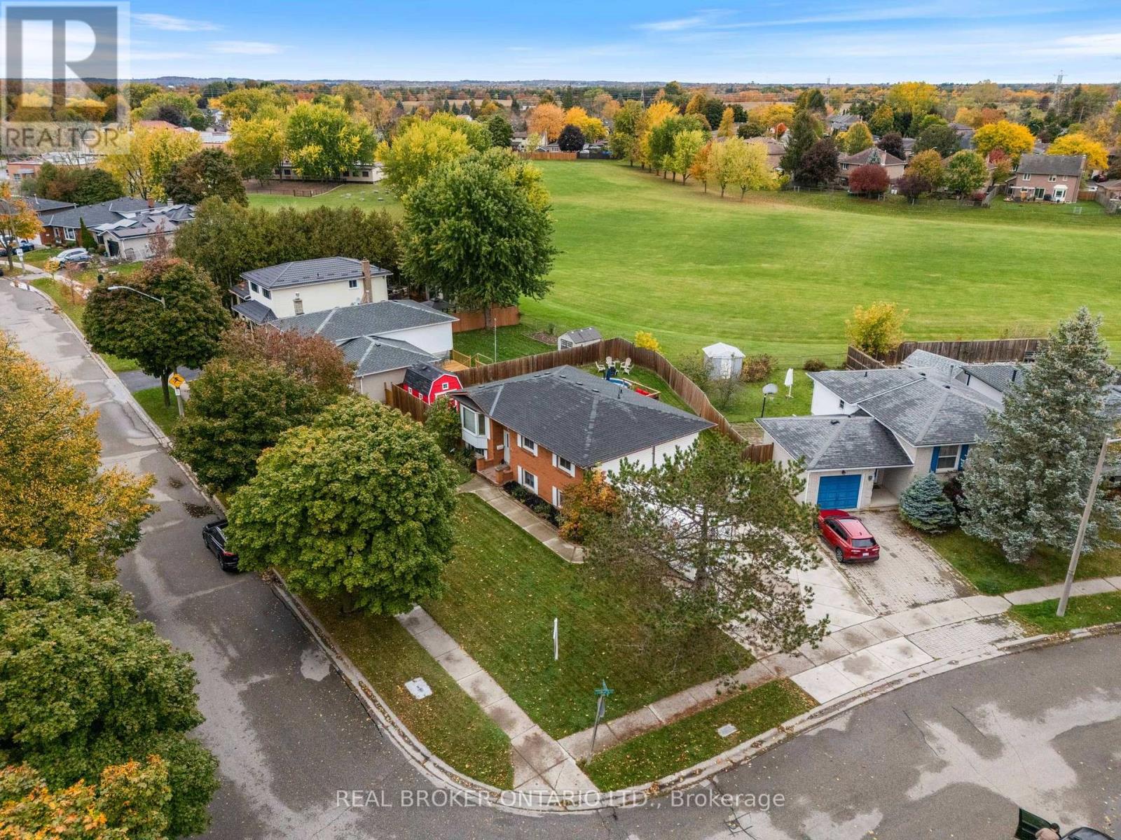 31 Gillin Road, Brantford, ON photo 3