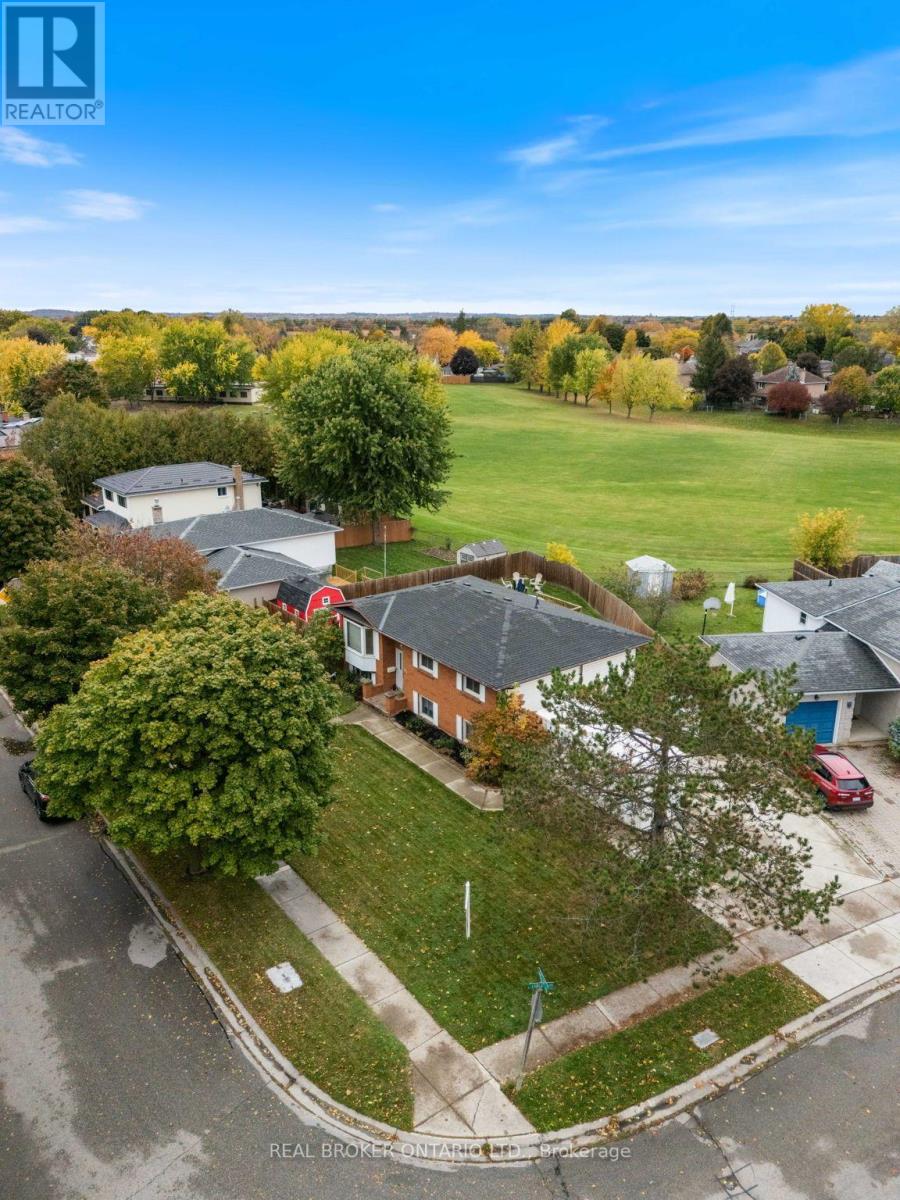 31 Gillin Road, Brantford, ON photo 8