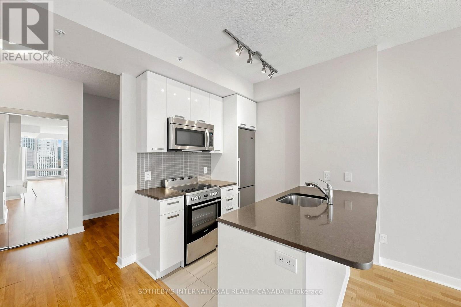 3906- 295 Adelaide Street West, Toronto, ON photo 11