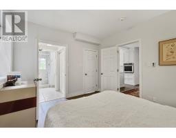 Bathroom - 148 Rusholme Road, Toronto, ON M6H2Y7 Photo 14