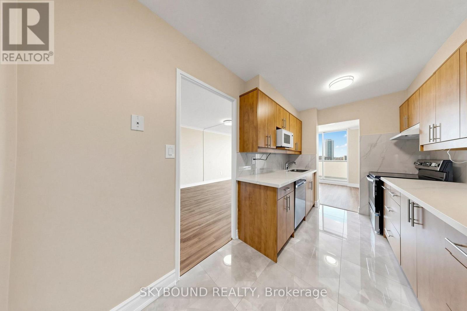 1710- 1 Massey Square, Toronto, ON photo 16
