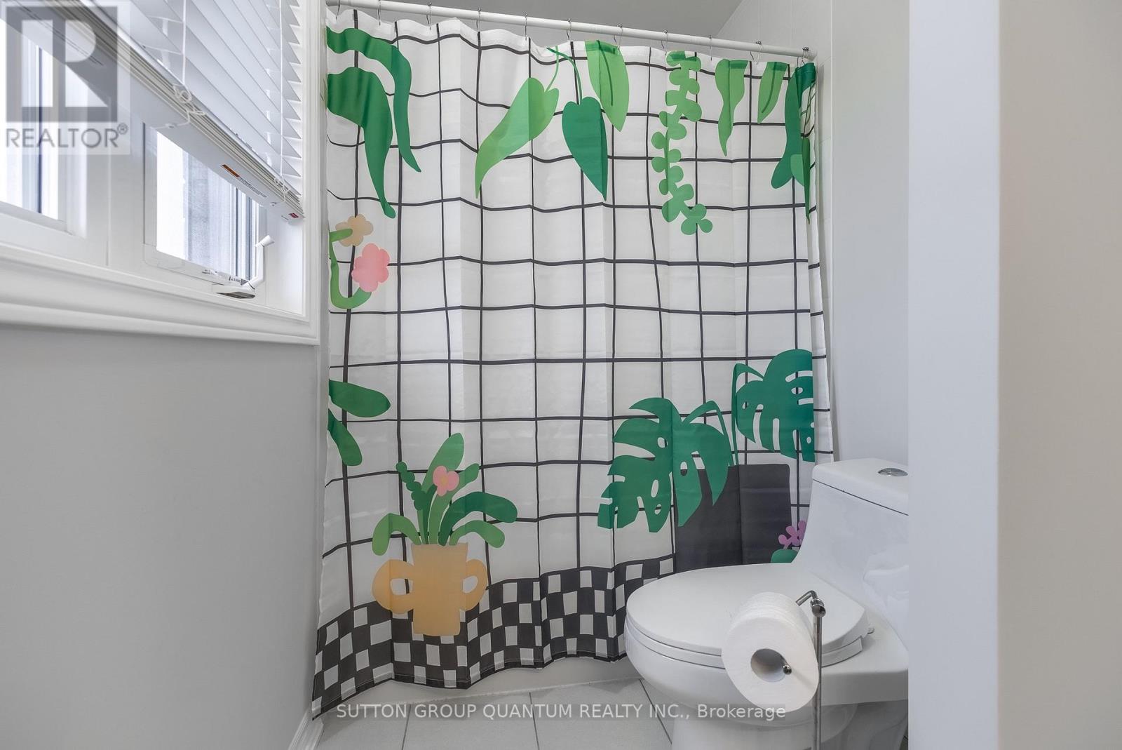1304 HUNTER STREET - 35