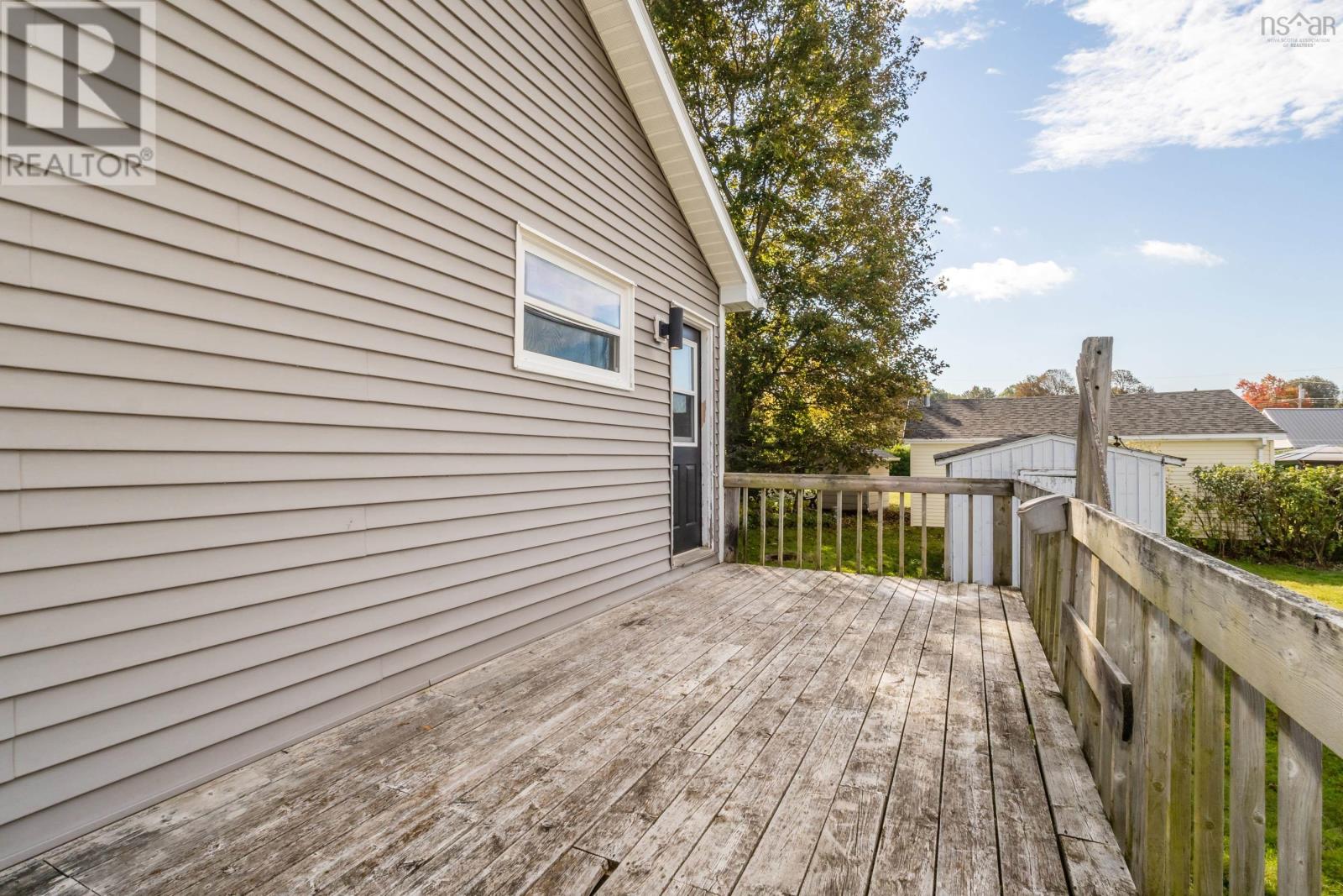 Property 20 of 27 of 1063/1065 Camhill Court