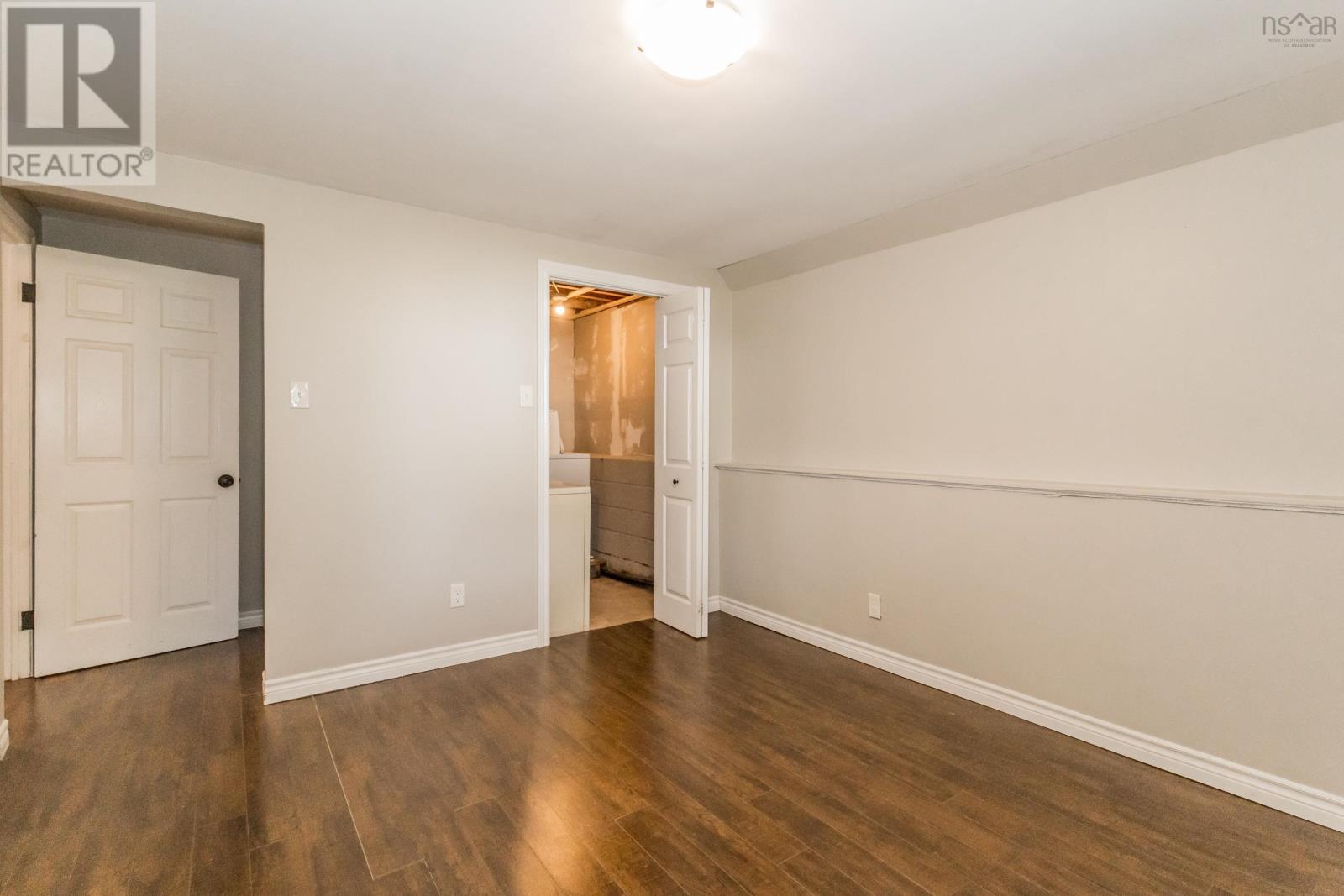 Property 17 of 27 of 1063/1065 Camhill Court