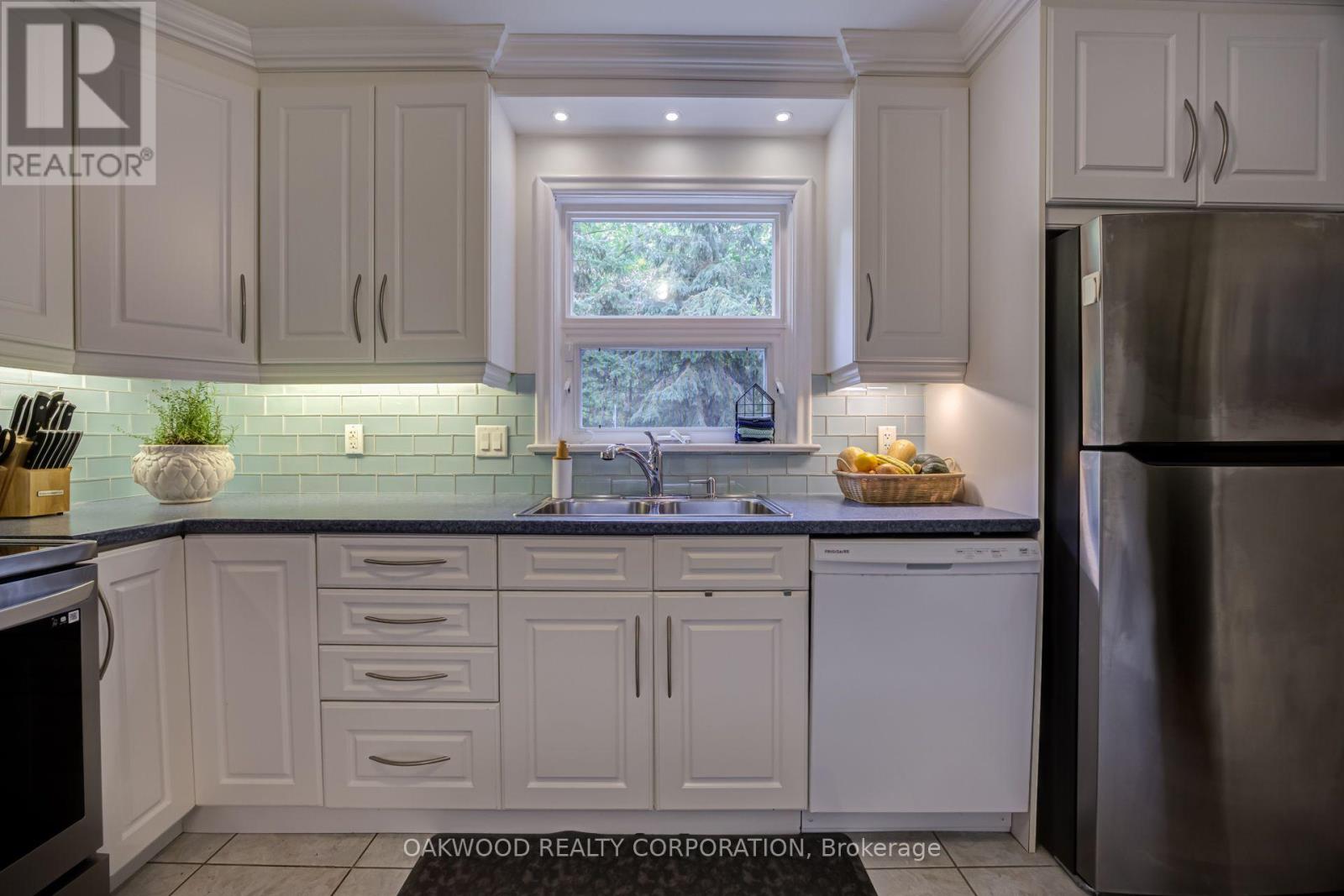 41 Greenbrook Drive, Toronto, ON photo 17