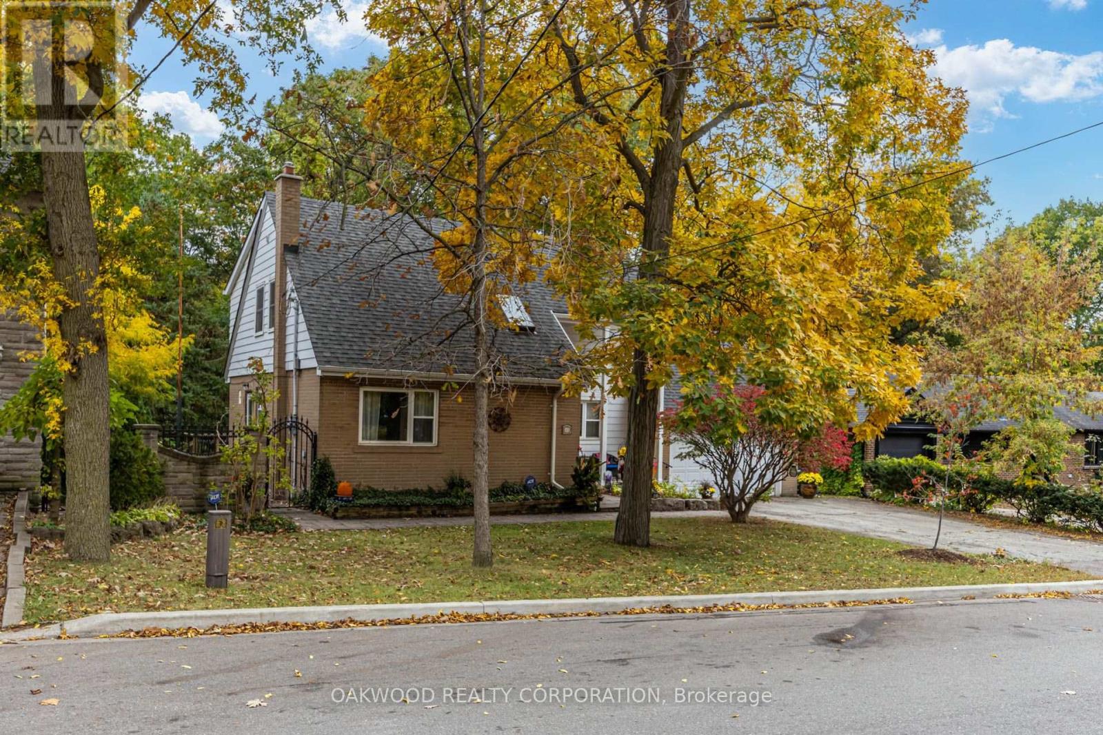 41 Greenbrook Drive, Toronto, ON photo 3