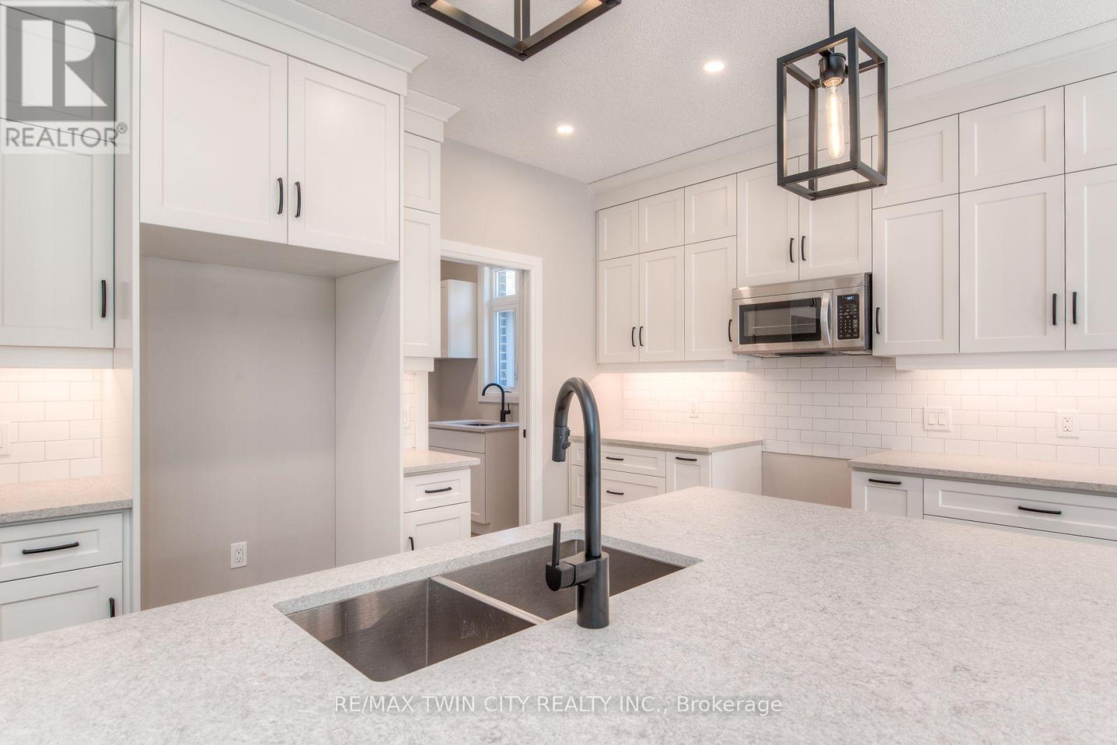 24 Tupelo Crescent, Woolwich, ON photo 13