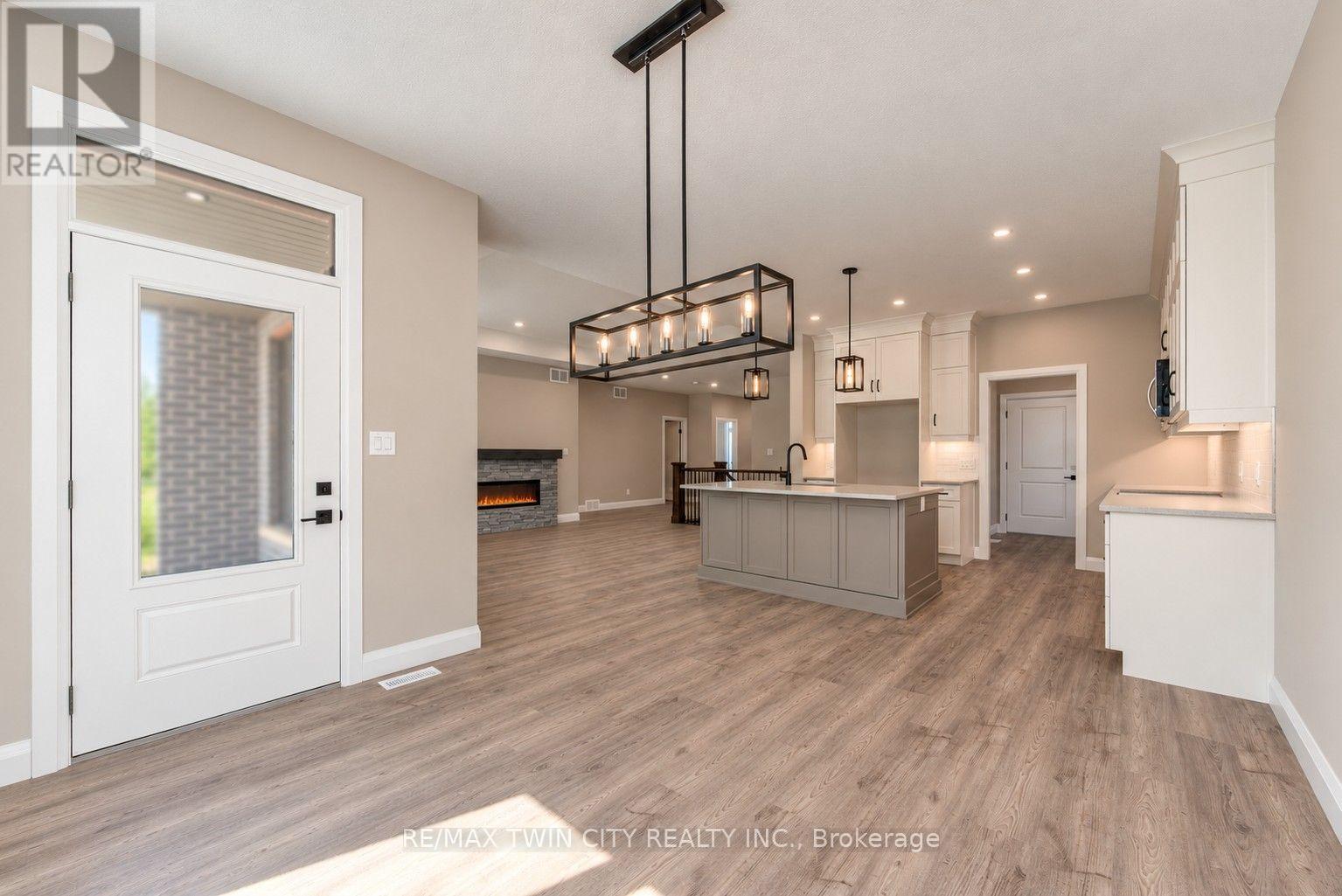24 Tupelo Crescent, Woolwich, ON photo 14