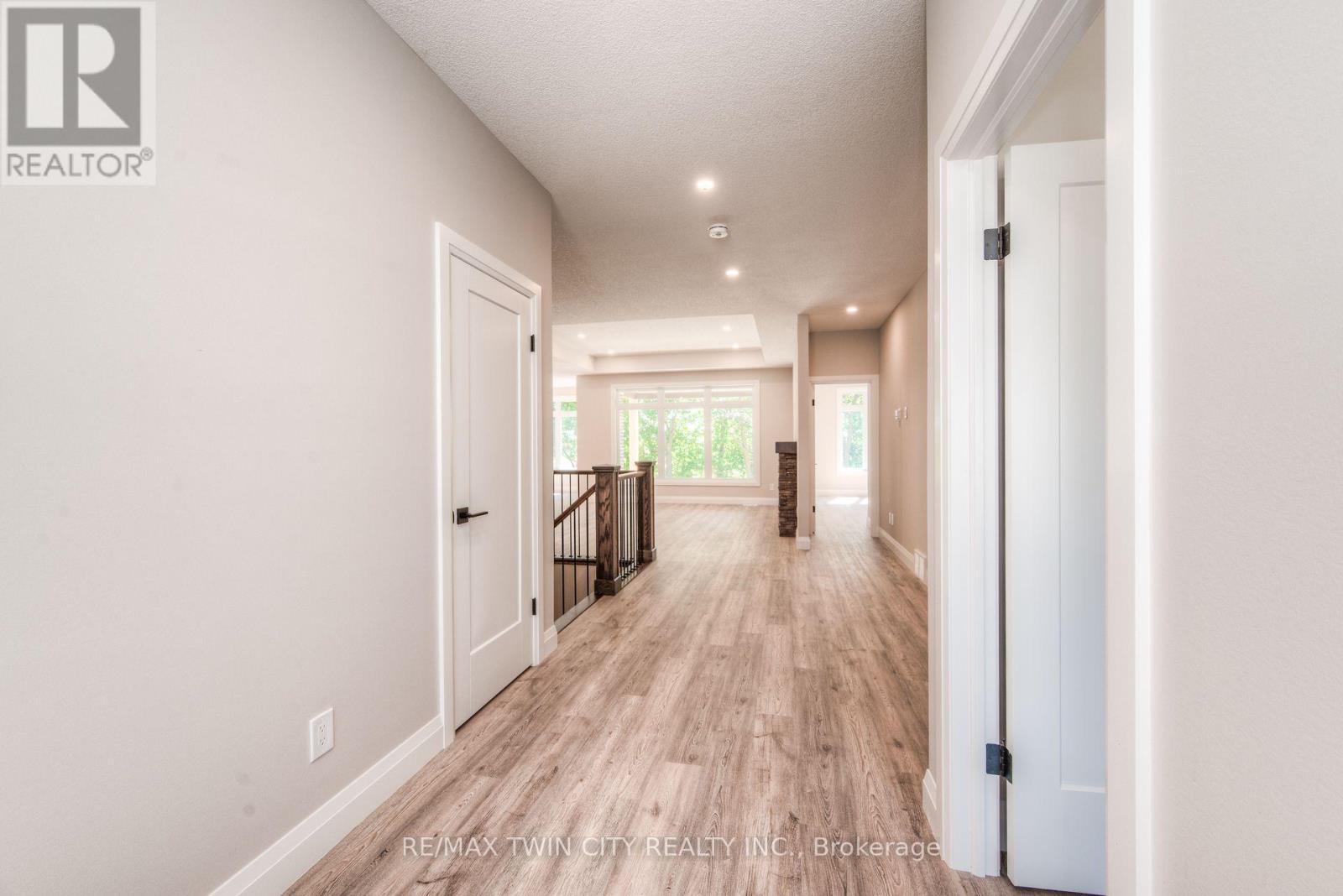 24 Tupelo Crescent, Woolwich, ON photo 8